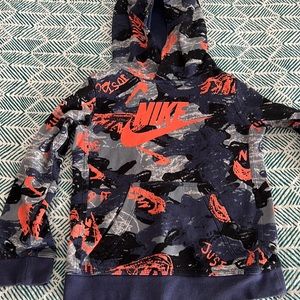 Nike pull over hoodie